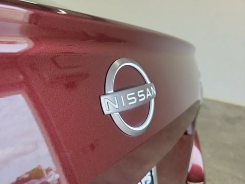 Used 2024 Nissan Altima 2.5 SV w/ SV Premium Package FWD image 10