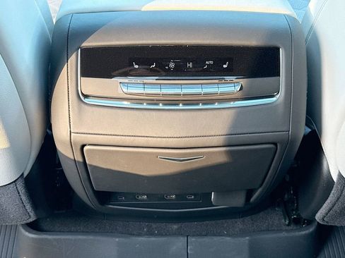 New 2026 Cadillac Escalade Platinum Sport w/ LPO, ONYX Package AWD/4WD image 28