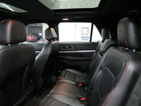 Used 2017 Ford Explorer Sport w/ Equipment Group 401A AWD/4WD image 9