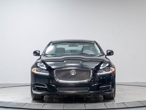 Used 2013 Jaguar XJ AWD image 43