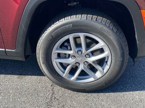 New 2025 Jeep Grand Cherokee Laredo X w/ Luxury Tech Group I AWD/4WD image 11