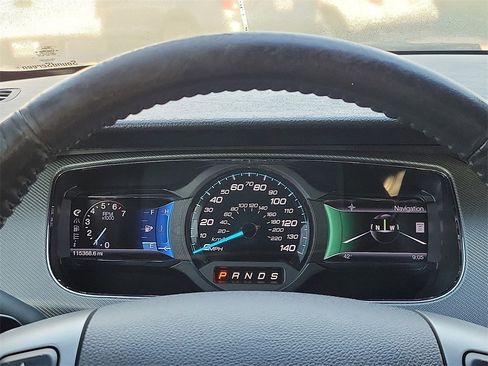 Used 2013 Ford Taurus SHO image 17