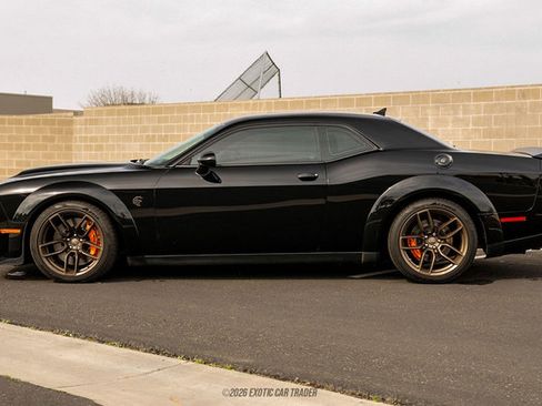 Used 2021 Dodge Challenger SRT Hellcat image 3