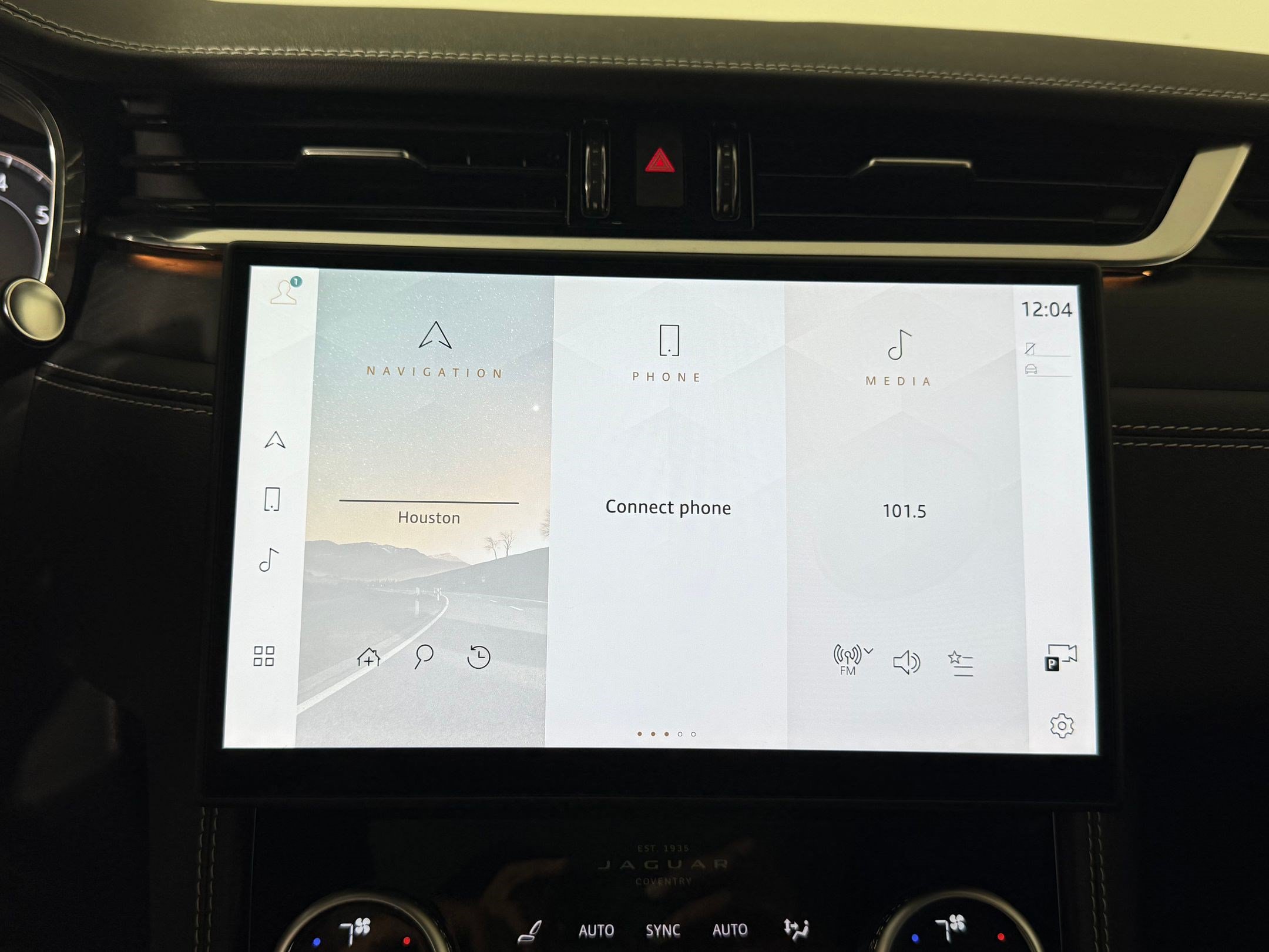 New 2026 Jaguar F-PACE R-Dynamic S AWD/4WD image 18