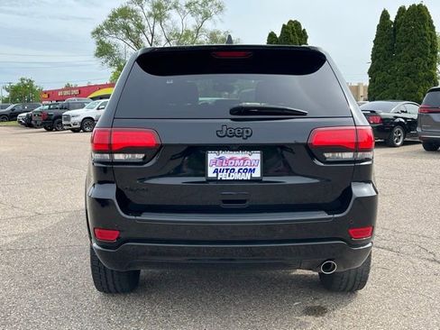 Used 2017 Jeep Grand Cherokee Altitude AWD/4WD image 4