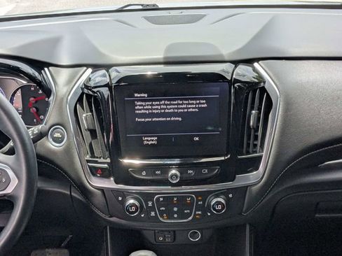 Used 2023 Chevrolet Traverse Premier FWD image 19