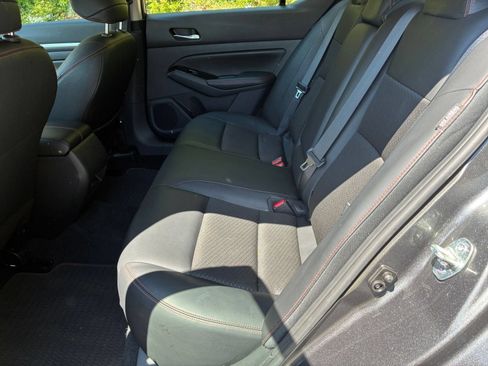 Used 2025 Nissan Altima 2.5 SR FWD image 28