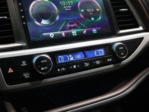 Used 2019 Toyota Highlander Limited Platinum AWD/4WD image 23