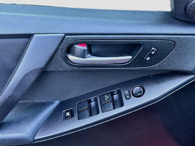 Used 2013 MAZDA MAZDA3 i Touring FWD image 17