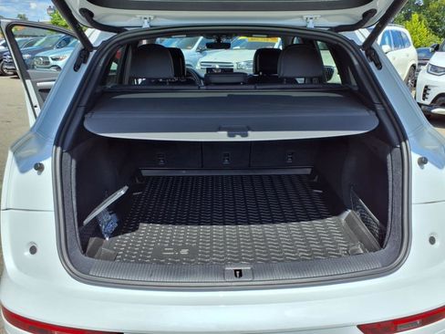 Certified 2025 Audi Q5 2.0T Premium w/ Convenience Plus Package image 13