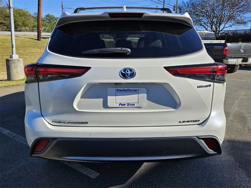 Used 2021 Toyota Highlander Limited image 10