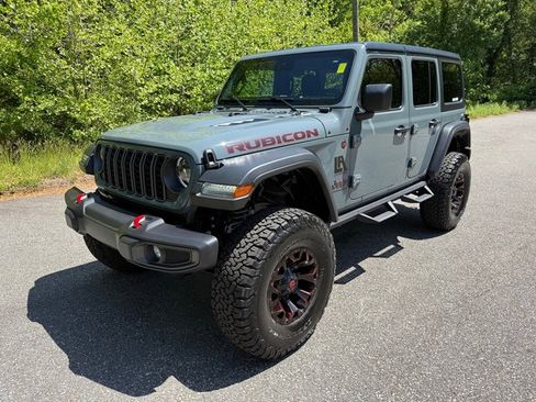 Used 2024 Jeep Wrangler Unlimited Rubicon w/ Safety Group AWD/4WD image 2