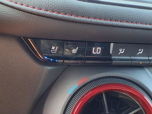 Used 2020 Chevrolet Blazer RS AWD/4WD image 10