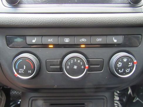 Used 2017 Volkswagen Tiguan Wolfsburg Edition image 44