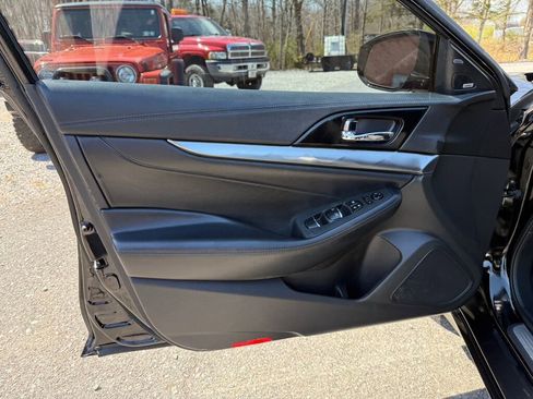 Used 2017 Nissan Maxima SR w/ Midnight Edition image 18
