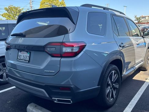 Used 2024 Honda Pilot Touring image 5