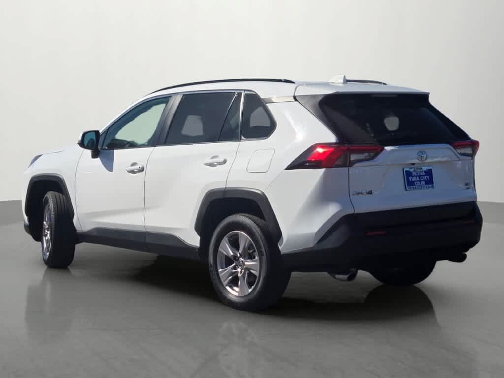 Used 2025 Toyota RAV4 XLE AWD/4WD image 4