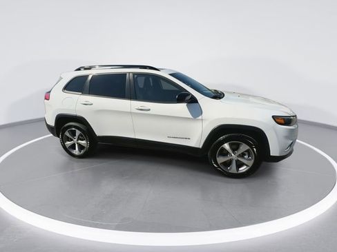 Used 2022 Jeep Cherokee Limited image 2