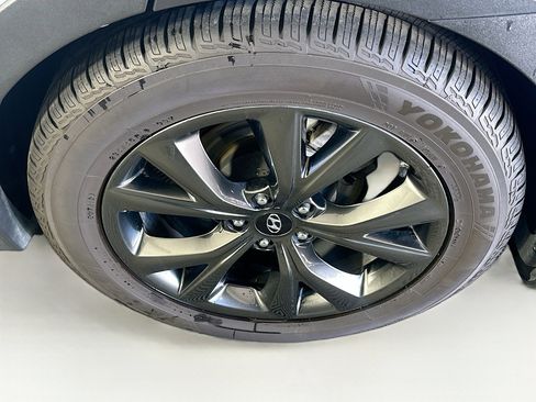 Used 2018 Hyundai Santa Fe Sport image 11