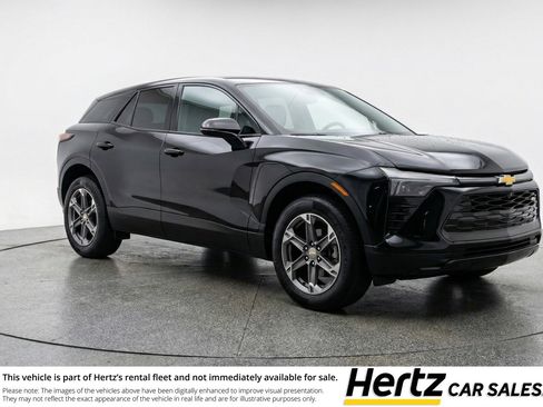 Used 2025 Chevrolet Blazer LT image 1