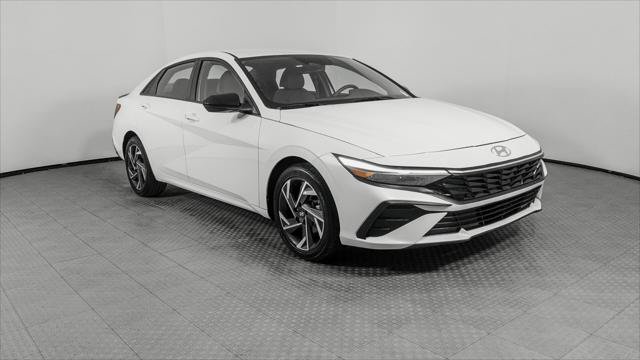 Used 2025 Hyundai Elantra Sport FWD image 11