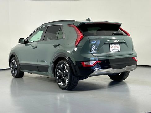 Used 2024 Kia Niro Wind w/ Wind Preserve Package FWD image 5