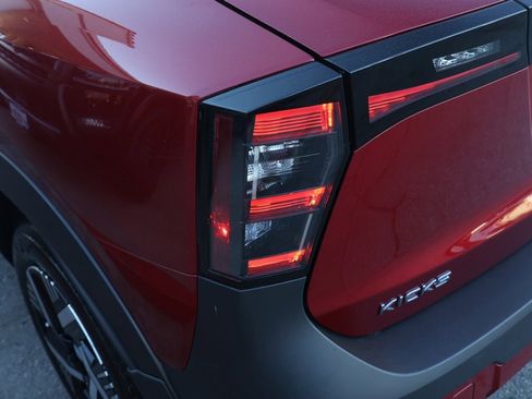 New 2026 Nissan Kicks SV image 7