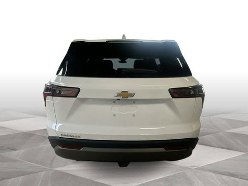 Used 2026 Chevrolet Equinox LT FWD image 7