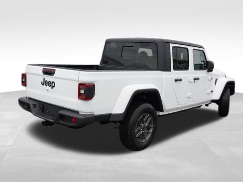 New 2025 Jeep Gladiator Sport image 3
