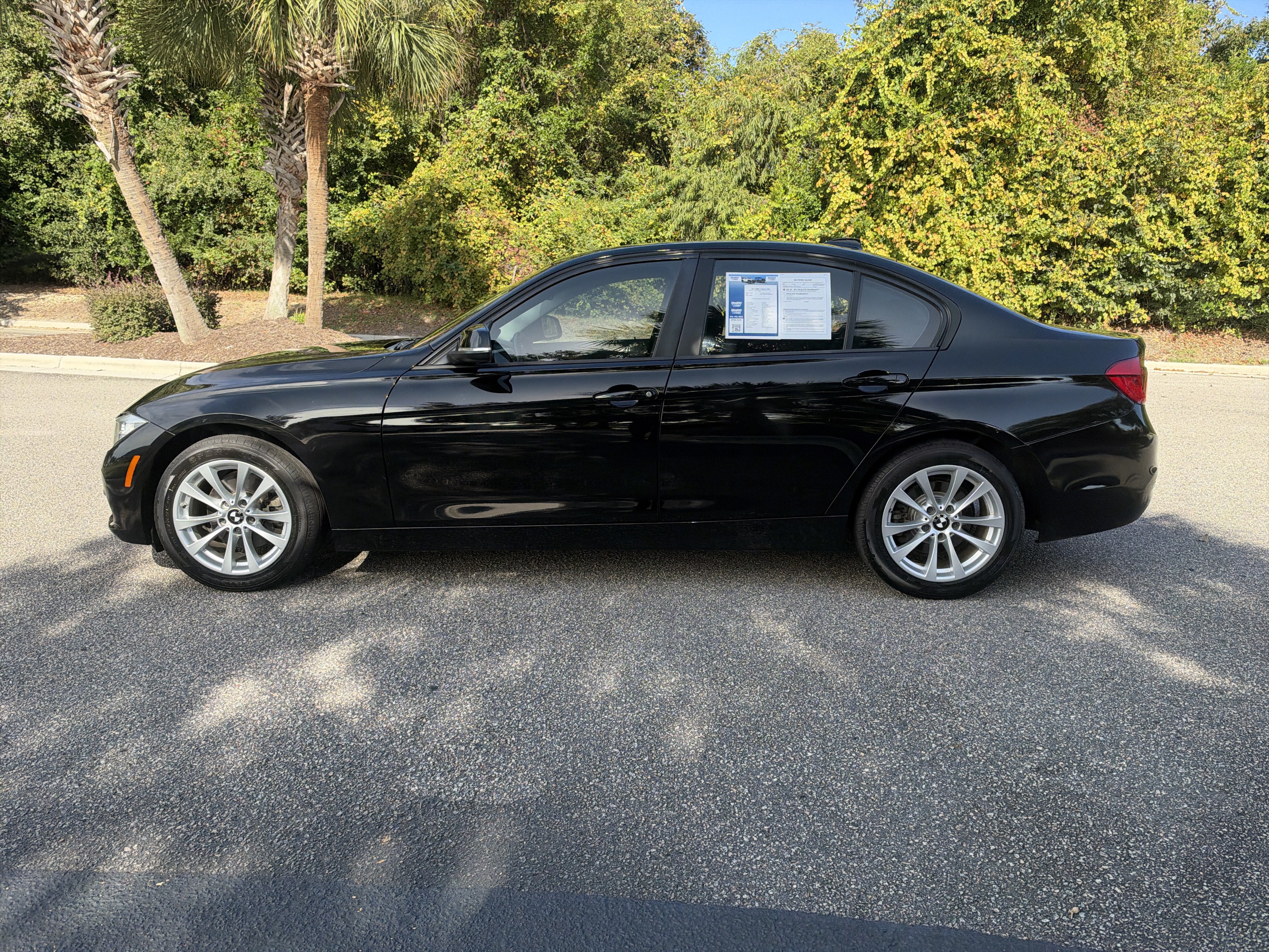 Used 2017 BMW 320i Sedan RWD image 8