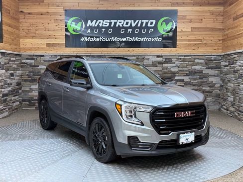 Used 2023 GMC Terrain SLE w/ Driver Convenience Package AWD/4WD image 4