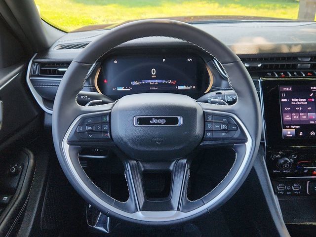 Used 2025 Jeep Grand Cherokee L Laredo w/ Luxury Tech Group I AWD/4WD image 36