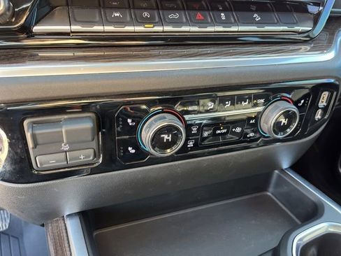 Used 2022 Chevrolet Silverado 1500 RST image 30