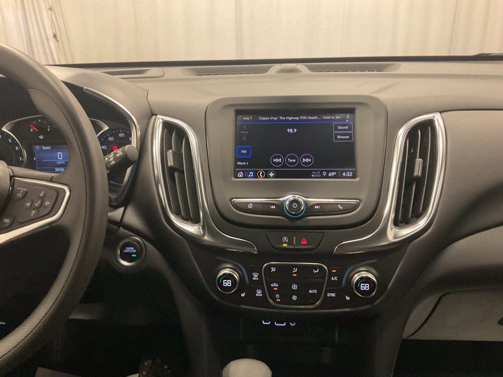 Used 2024 Chevrolet Equinox LT AWD/4WD image 25
