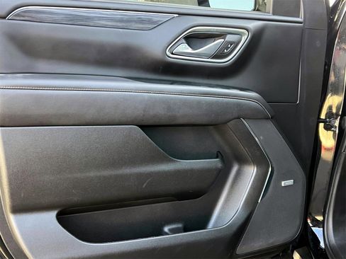 Used 2023 GMC Yukon XL SLT image 21