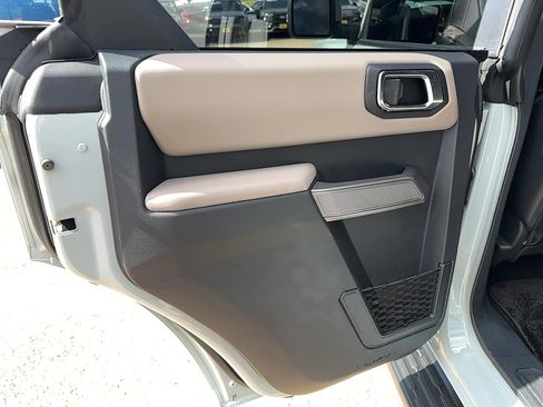 Used 2022 Ford Bronco Wildtrak image 13