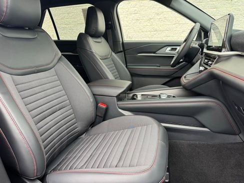 New 2026 Ford Explorer ST-Line w/ ST-Line Street Pack image 14