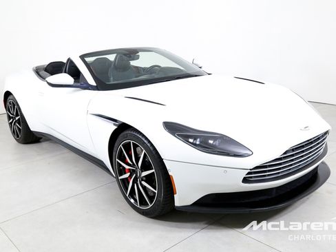 Used 2020 Aston Martin DB11 Volante RWD image 4