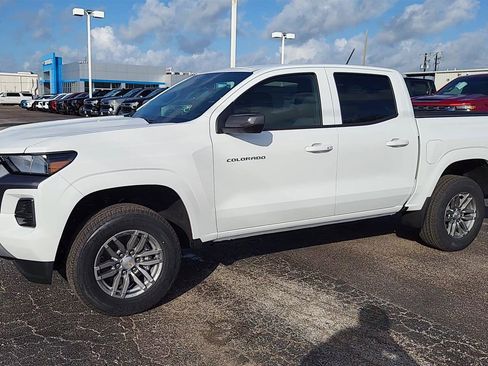 New 2025 Chevrolet Colorado LT w/ Advanced Trailering Package RWD image 4