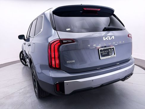 Certified 2024 Kia Telluride S w/ S Sunroof Package FWD image 9