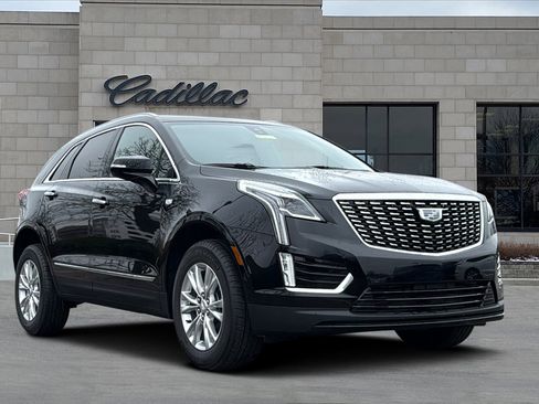 New 2025 Cadillac XT5 Luxury image 1
