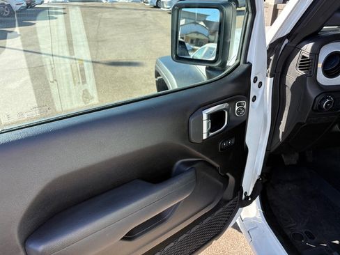 Used 2024 Jeep Wrangler Sport S image 9