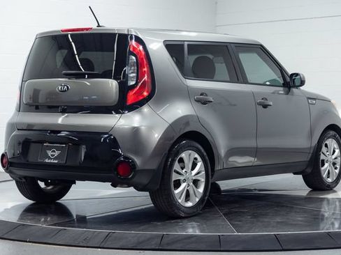 Used 2016 Kia Soul + FWD image 10