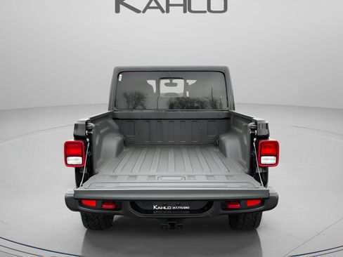 Certified 2023 Jeep Gladiator Rubicon w/ Cold Weather Group image 10