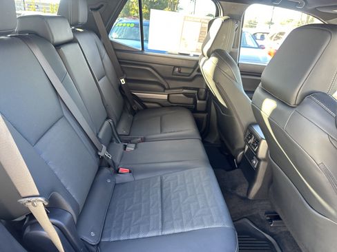 Used 2025 Toyota 4Runner TRD Off-Road Premium image 14