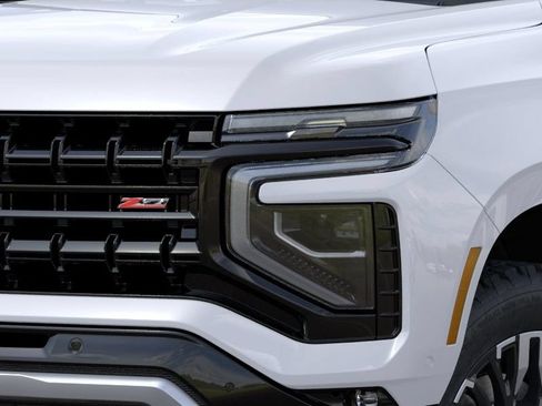 New 2026 Chevrolet Suburban Z71 w/ Comfort Package AWD/4WD image 11