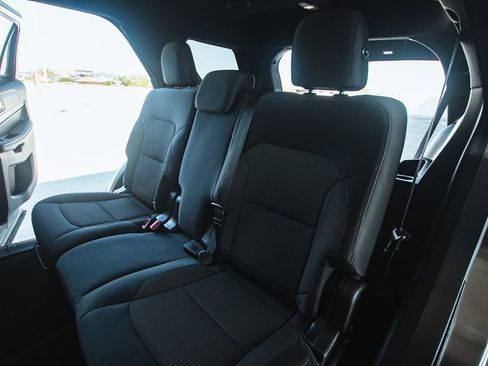 Used 2019 Ford Explorer XLT w/ Equipment Group 201A image 12