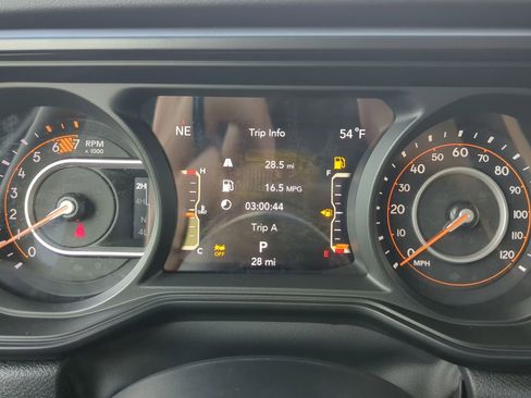 New 2026 Jeep Wrangler Unlimited Sahara AWD/4WD image 25