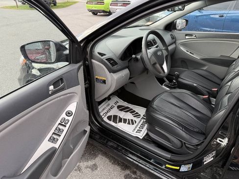 Used 2016 Hyundai Accent SE FWD image 15