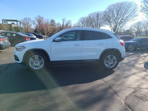Certified 2021 Mercedes-Benz GLA 250 4MATIC image 2